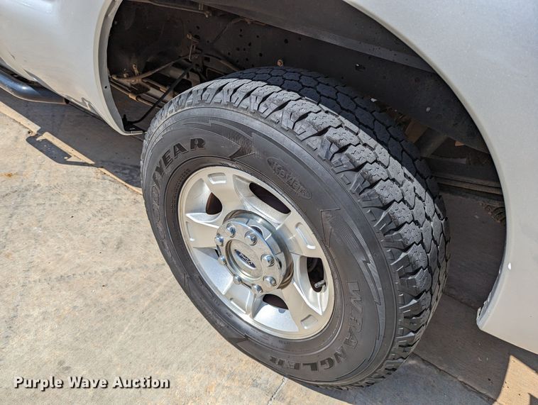 image for item DR6891 2015 Ford F250 Super Duty  Crew Cab pickup truck