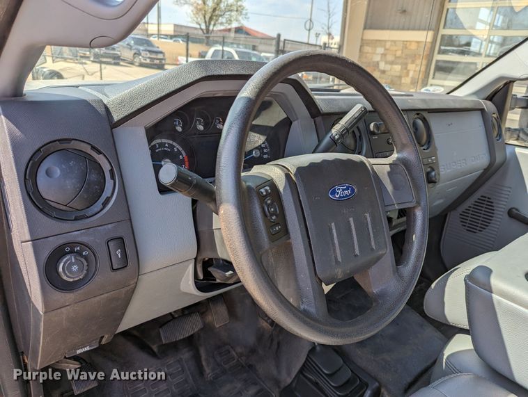 image for item DR6892 2012 Ford F250 Super Duty  pickup truck