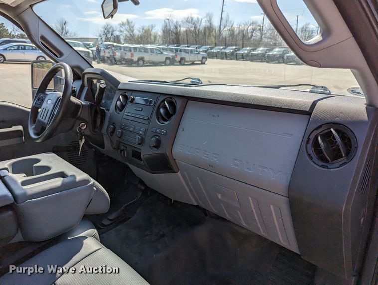 image for item DR6892 2012 Ford F250 Super Duty  pickup truck