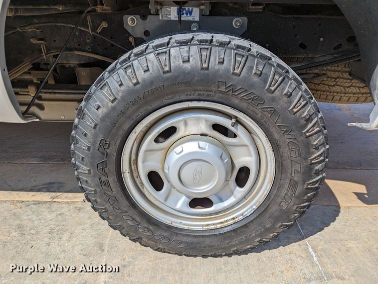 image for item DR6892 2012 Ford F250 Super Duty  pickup truck