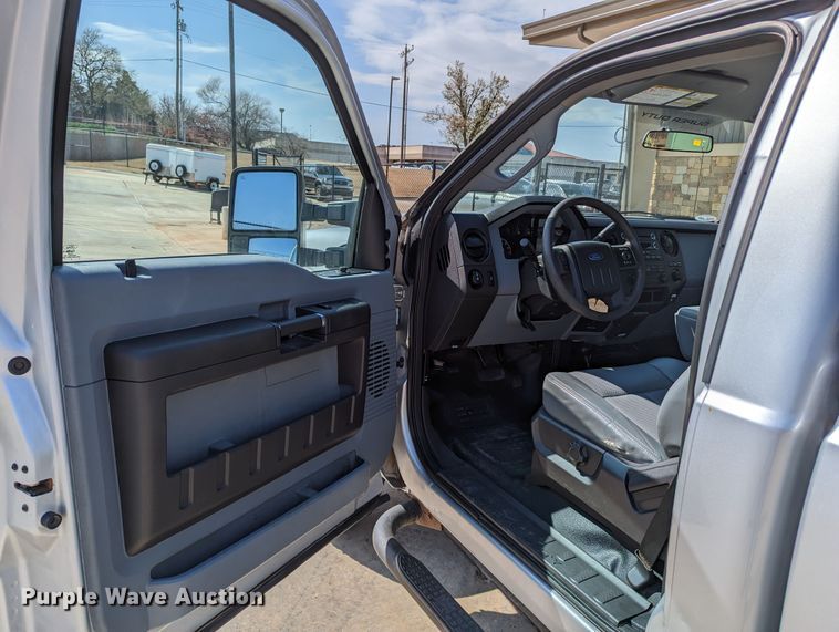 image for item DR6893 2016 Ford F250 Super Duty  pickup truck