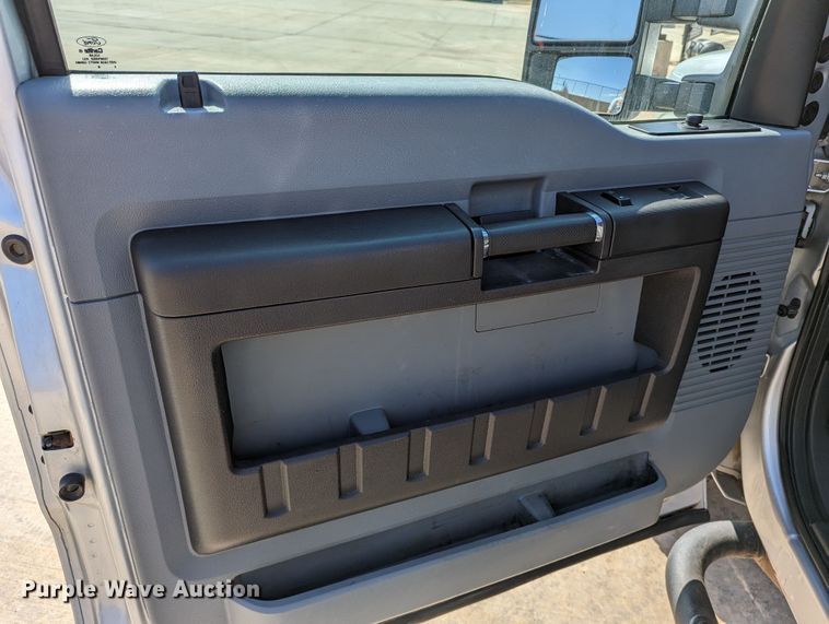 image for item DR6893 2016 Ford F250 Super Duty  pickup truck