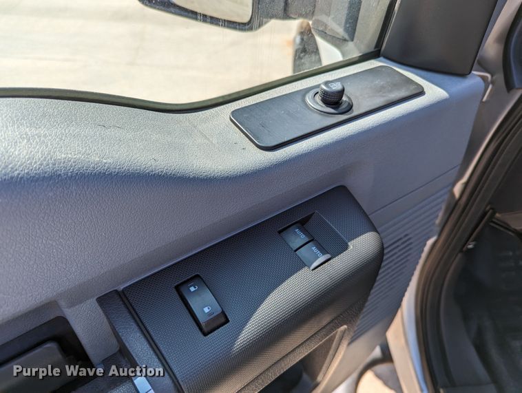 image for item DR6893 2016 Ford F250 Super Duty  pickup truck