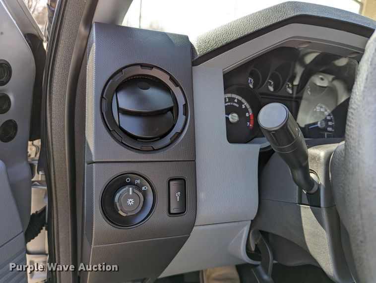 image for item DR6893 2016 Ford F250 Super Duty  pickup truck