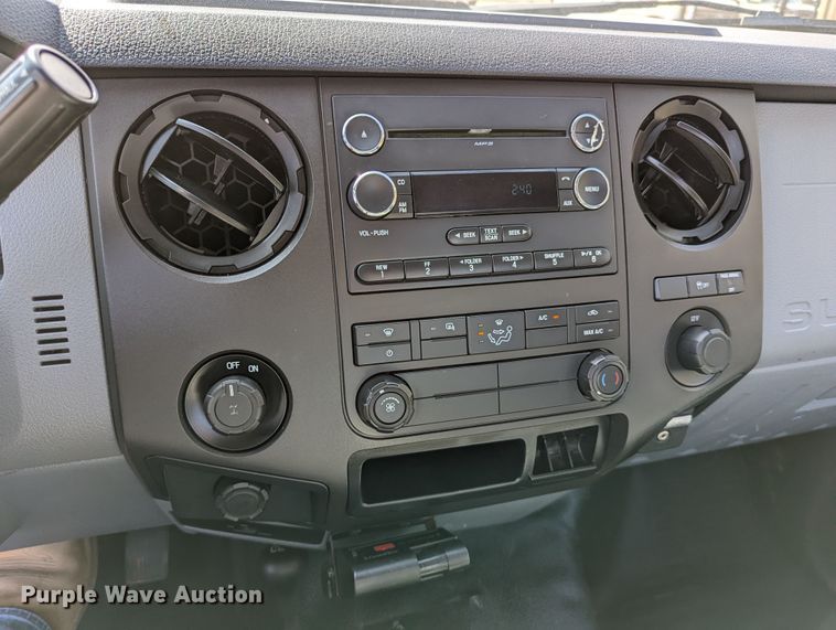 image for item DR6893 2016 Ford F250 Super Duty  pickup truck