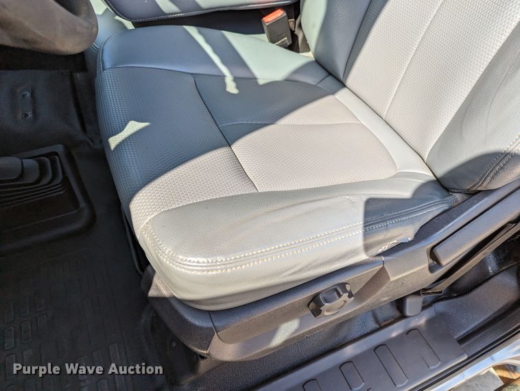 image for item DR6893 2016 Ford F250 Super Duty  pickup truck