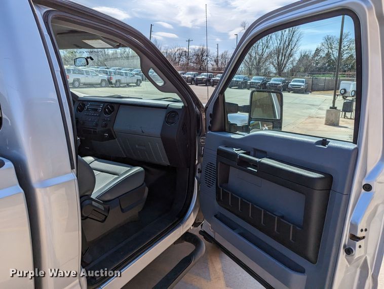 image for item DR6893 2016 Ford F250 Super Duty  pickup truck