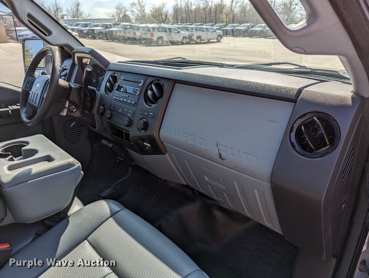 image for item DR6893 2016 Ford F250 Super Duty  pickup truck