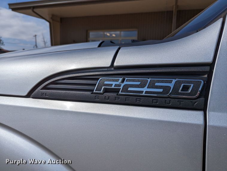 image for item DR6893 2016 Ford F250 Super Duty  pickup truck