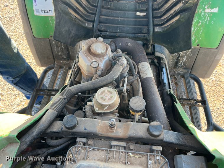 image for item DS2847 2004 John Deere Buck 500 ATV