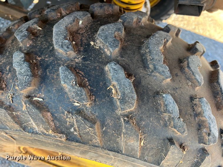 image for item DS2847 2004 John Deere Buck 500 ATV