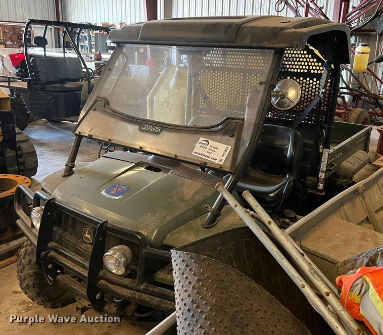 image for item DS2859 2009 John Deere  620i utility vehicle