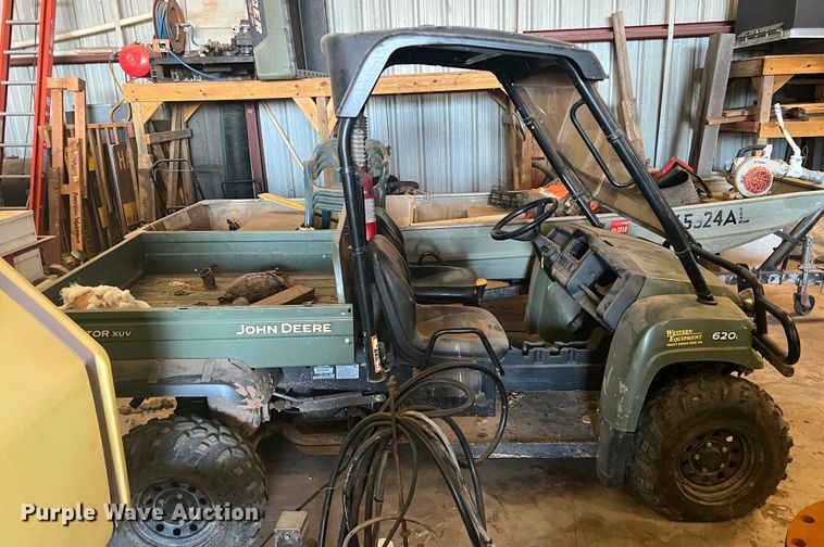 image for item DS2859 2009 John Deere  620i utility vehicle