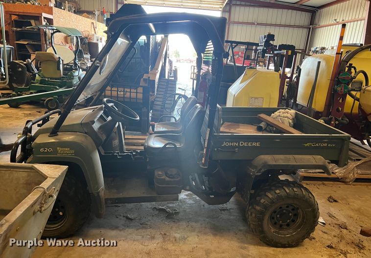 image for item DS2859 2009 John Deere  620i utility vehicle