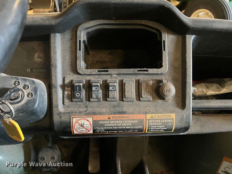 image for item DS2859 2009 John Deere  620i utility vehicle