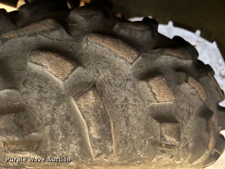 image for item DS2859 2009 John Deere  620i utility vehicle