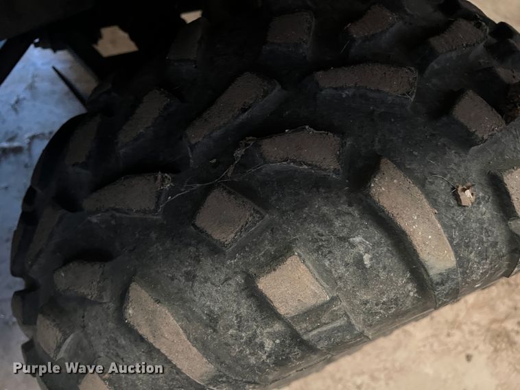 image for item DS2859 2009 John Deere  620i utility vehicle