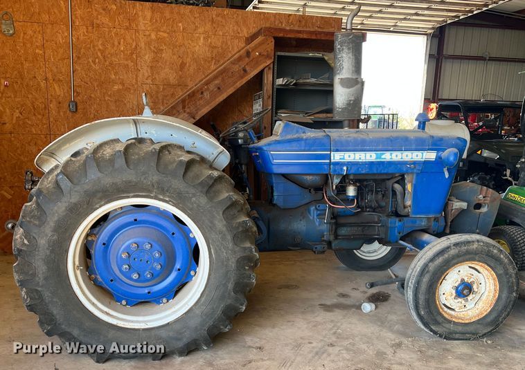 image for item DS2860 1970 Ford 4000  tractor