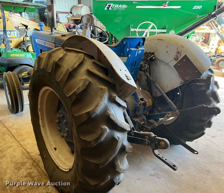 image for item DS2860 1970 Ford 4000  tractor