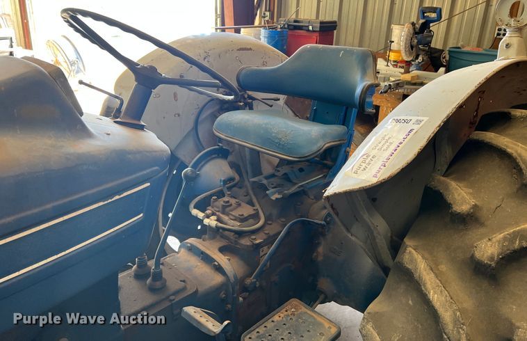 image for item DS2860 1970 Ford 4000  tractor