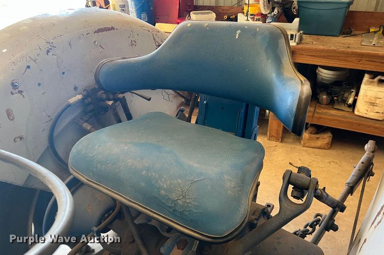 image for item DS2860 1970 Ford 4000  tractor