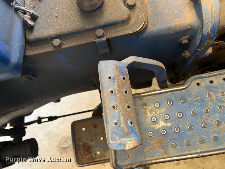 image for item DS2860 1970 Ford 4000  tractor