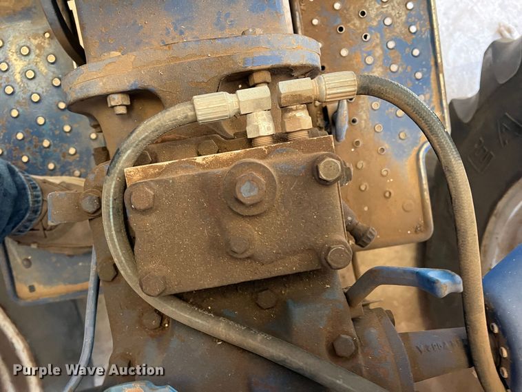 image for item DS2860 1970 Ford 4000  tractor