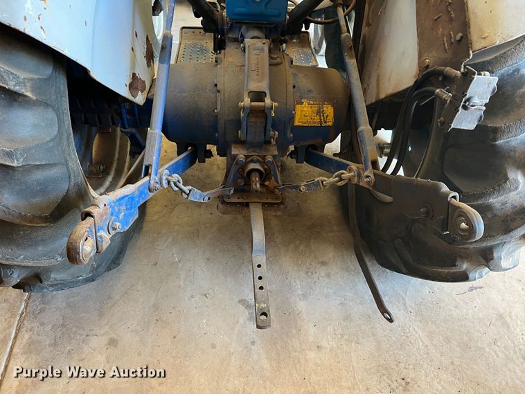 image for item DS2860 1970 Ford 4000  tractor