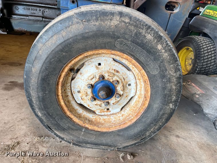 image for item DS2860 1970 Ford 4000  tractor