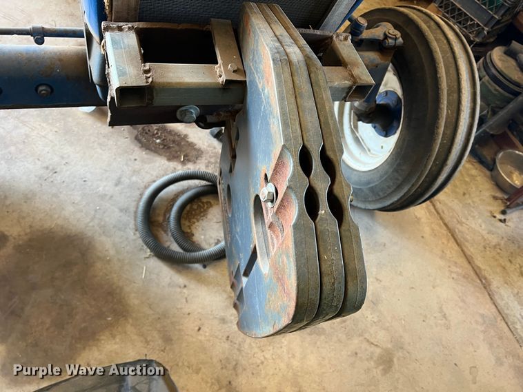 image for item DS2860 1970 Ford 4000  tractor