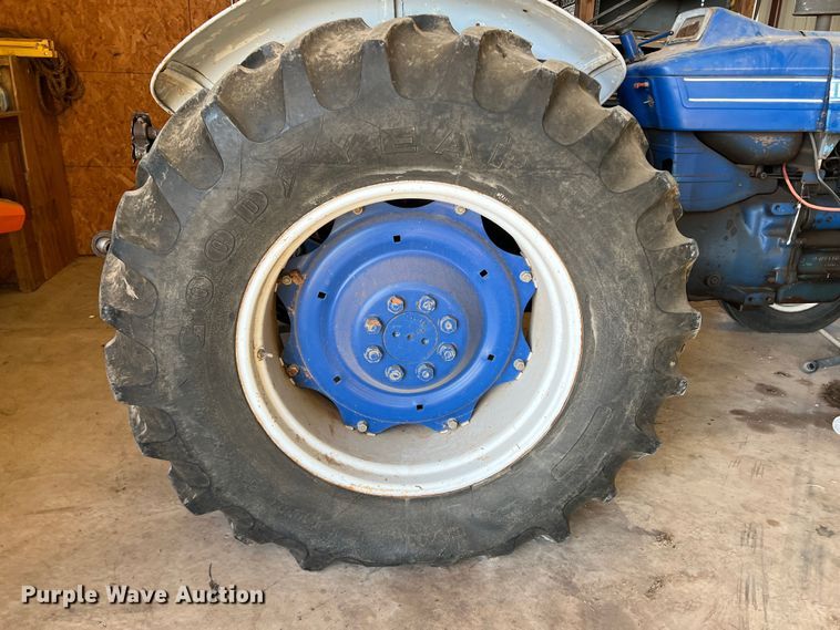 image for item DS2860 1970 Ford 4000  tractor
