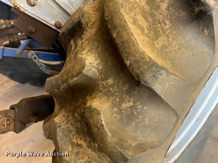 image for item DS2860 1970 Ford 4000  tractor