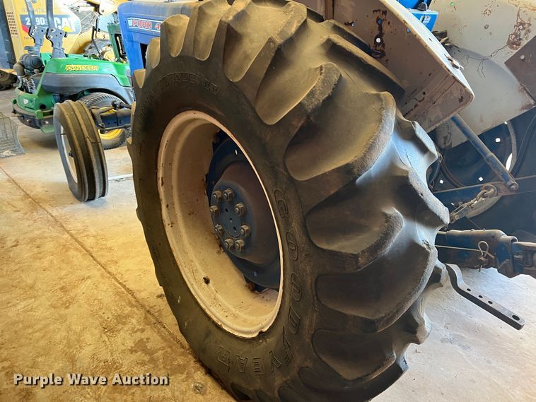 image for item DS2860 1970 Ford 4000  tractor