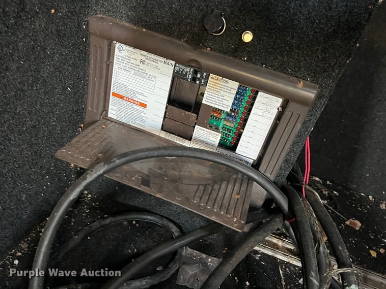 image for item DS2861 2011 Allen  camper