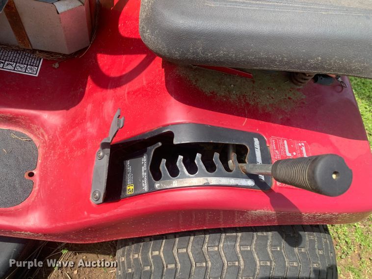 image for item LI9141 1998 Murray 42590X92A  lawn mower