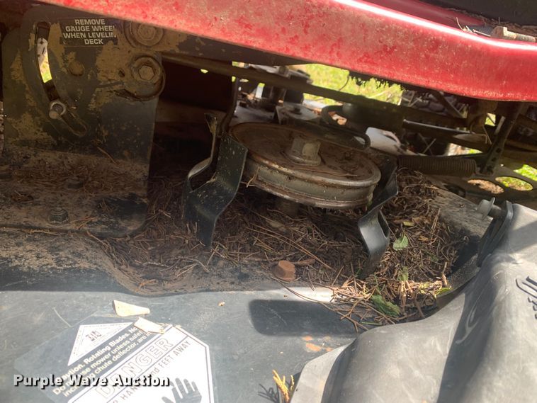 image for item LI9141 1998 Murray 42590X92A  lawn mower