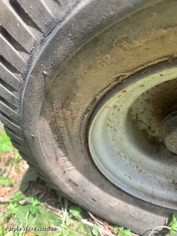 image for item LI9141 1998 Murray 42590X92A  lawn mower