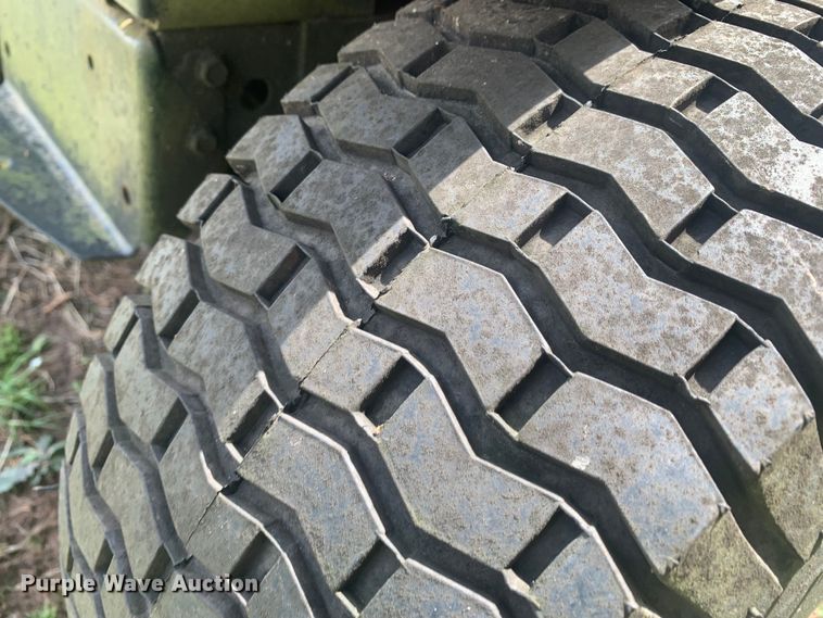 image for item LI9141 1998 Murray 42590X92A  lawn mower