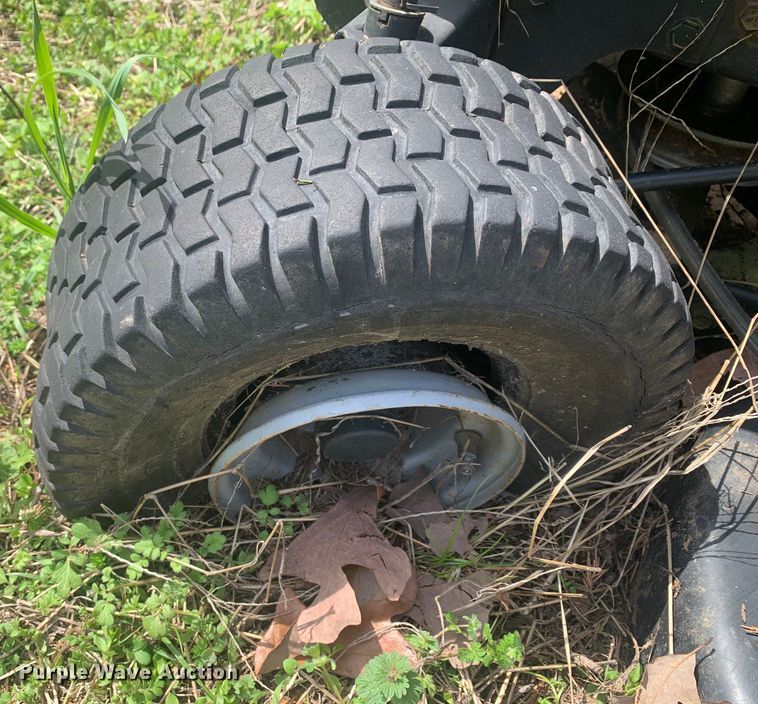 image for item LI9141 1998 Murray 42590X92A  lawn mower