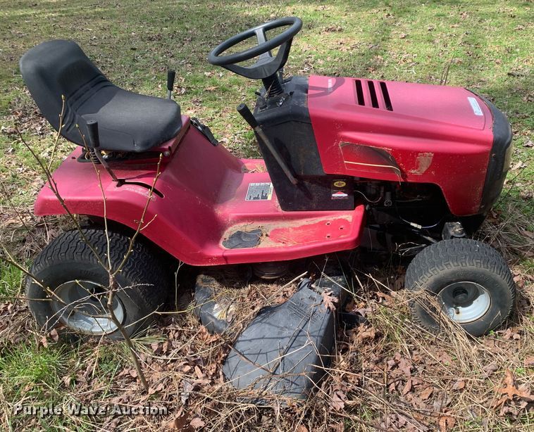 image for item LI9142 1999 Murray 40504X92A  lawn mower