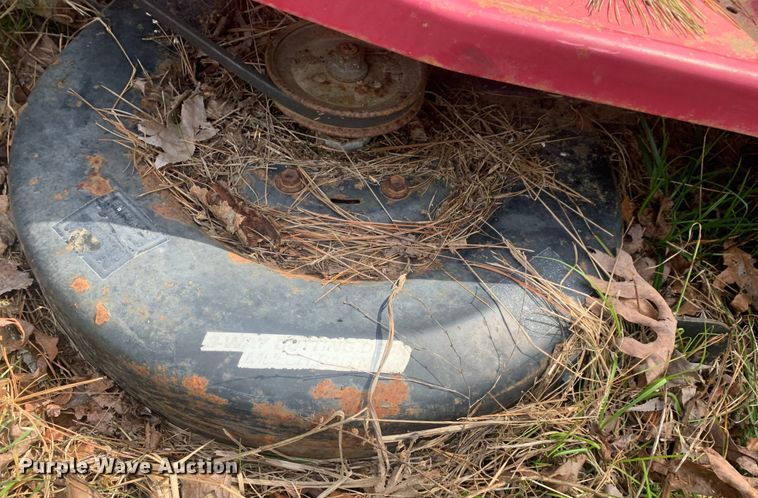 image for item LI9142 1999 Murray 40504X92A  lawn mower