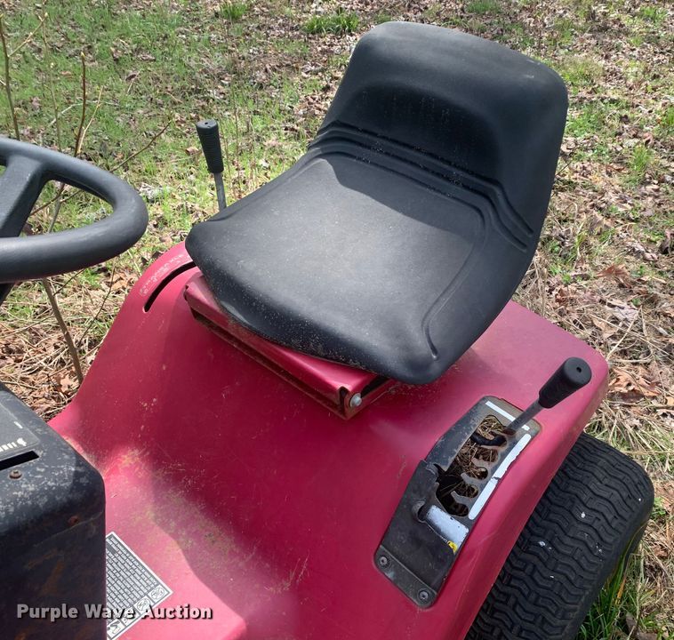 image for item LI9142 1999 Murray 40504X92A  lawn mower