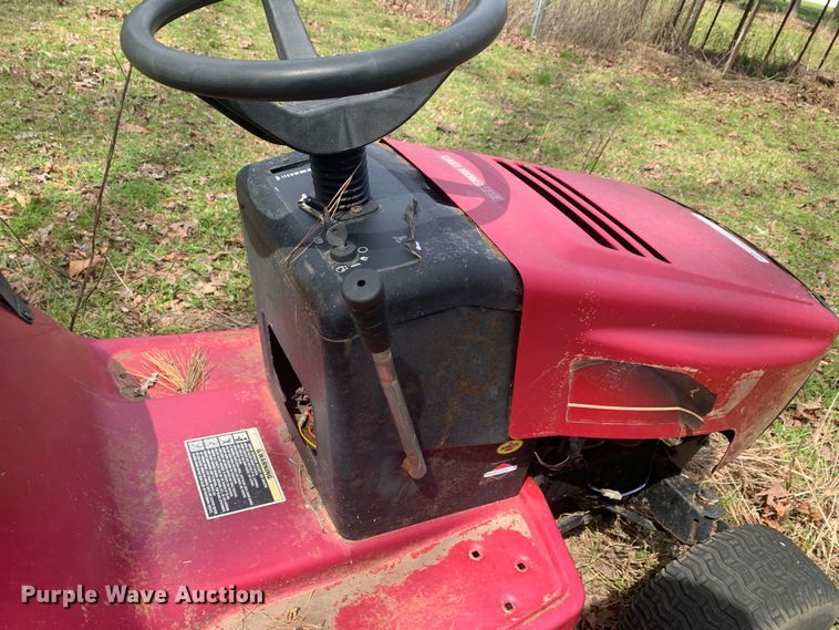 image for item LI9142 1999 Murray 40504X92A  lawn mower