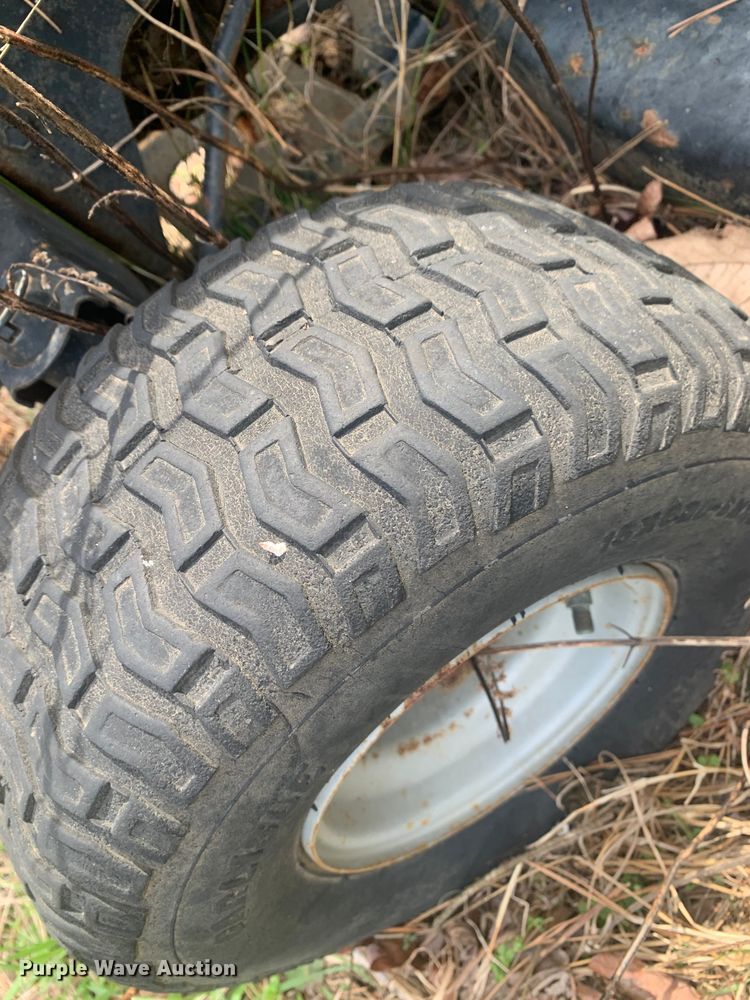 image for item LI9142 1999 Murray 40504X92A  lawn mower