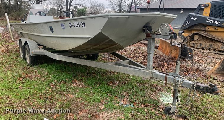 image for item LI9151 1997 Roughneck 1960M  boat