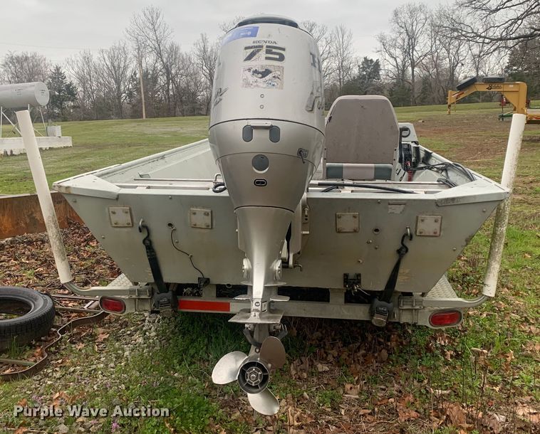 image for item LI9151 1997 Roughneck 1960M  boat