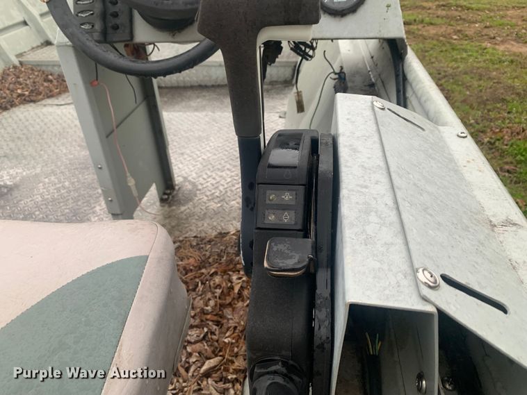 image for item LI9151 1997 Roughneck 1960M  boat