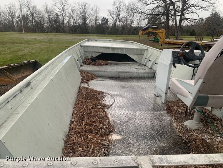 image for item LI9151 1997 Roughneck 1960M  boat