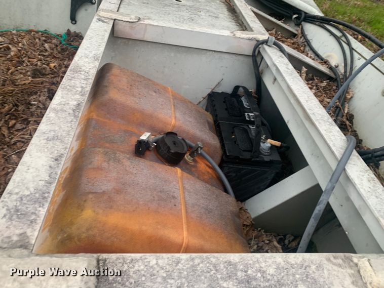 image for item LI9151 1997 Roughneck 1960M  boat