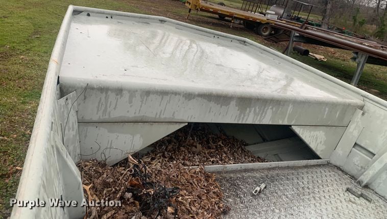 image for item LI9151 1997 Roughneck 1960M  boat